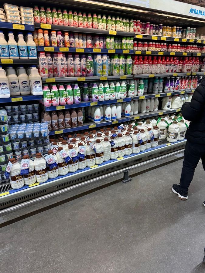 Erkan Süt market rafı